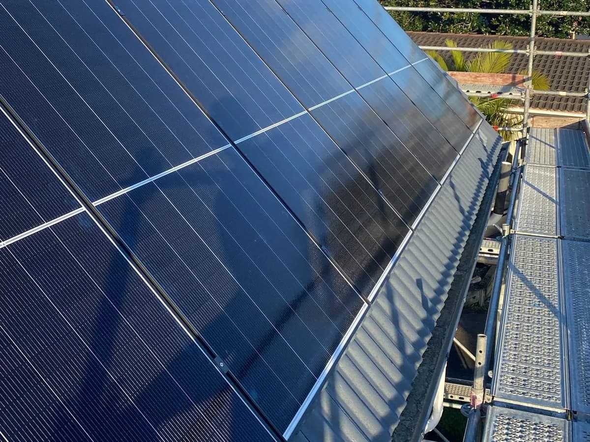 A 6.6kW EFS Solar array on a home in Glenfield, Auckland
