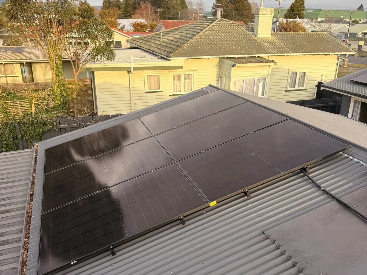 A 9.5kW EFS Solar array on a home in Matamata, Waikato