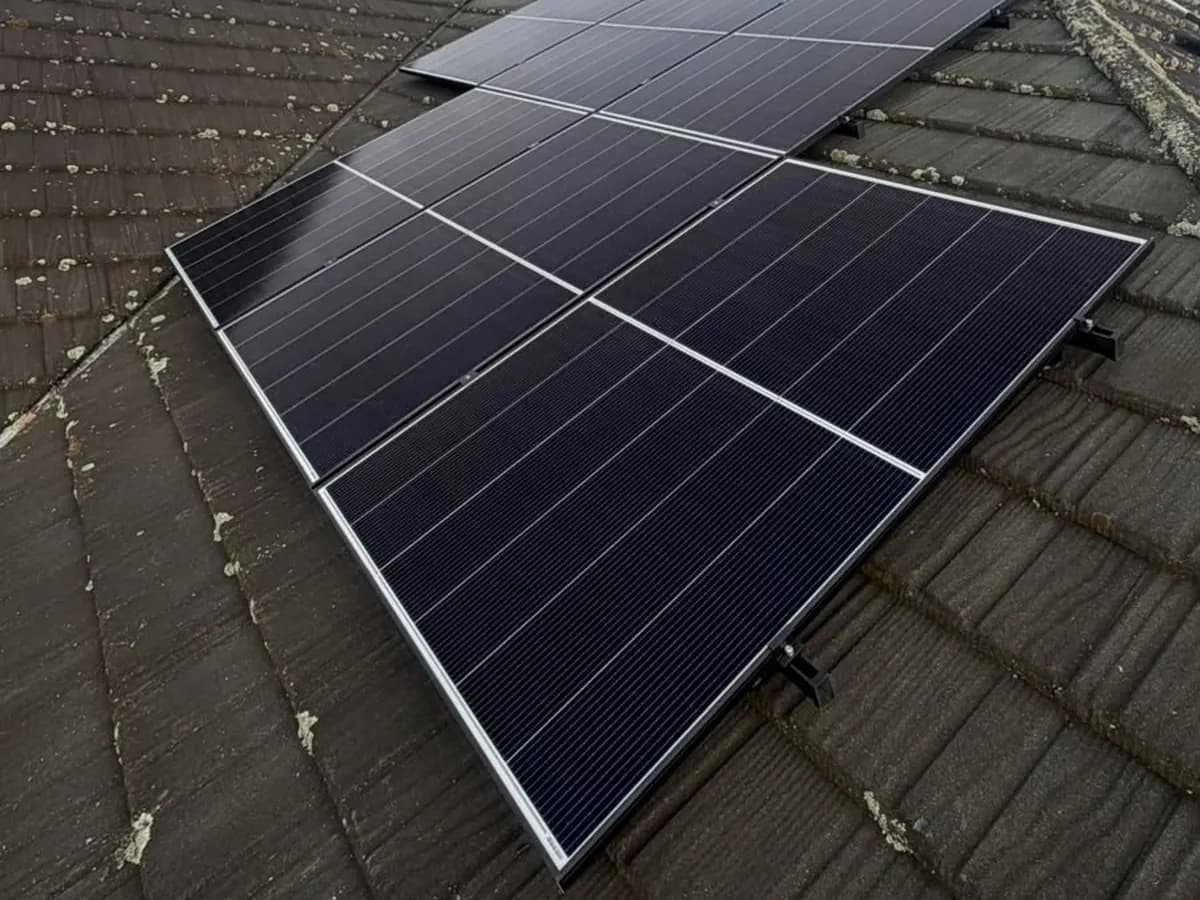 A 9.5kW EFS Solar array on a home in Te Awamutu, Waikato